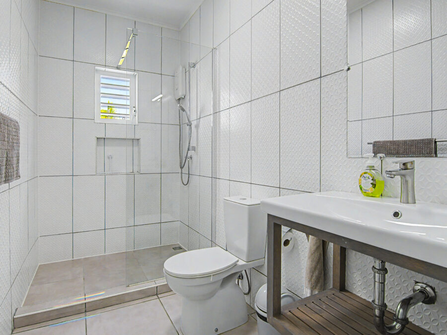 Badkamer 2 met douche