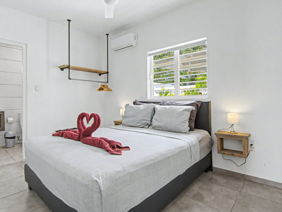 Slaapkamer 1 met queensize bed